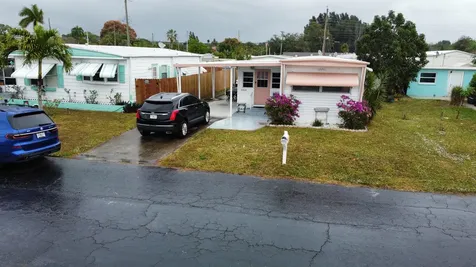 8926 Palm Street Boynton Beach FL 33436