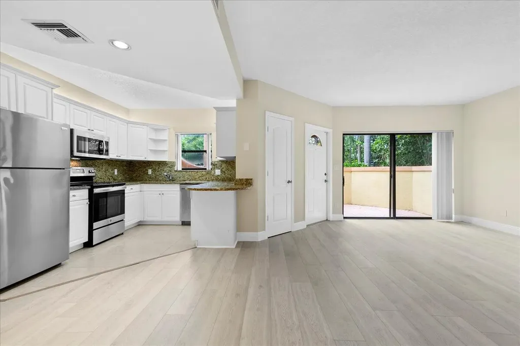41 Uno Lago Drive Juno Beach FL 33408