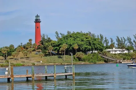 41 Uno Lago Drive Juno Beach FL 33408