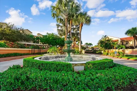 41 Uno Lago Drive Juno Beach FL 33408