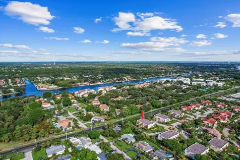 41 Uno Lago Drive Juno Beach FL 33408