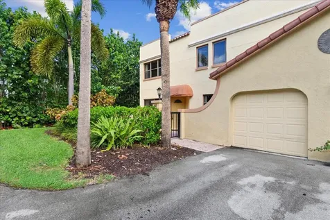 41 Uno Lago Drive Juno Beach FL 33408