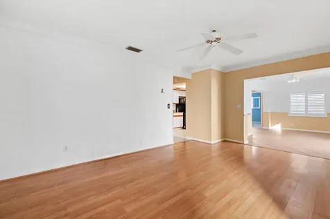 2006 Sw Golf Lane Boynton Beach FL 33426