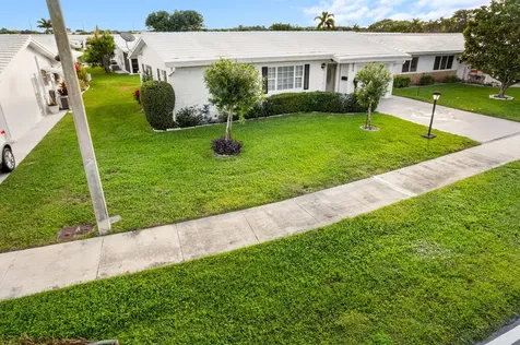 2006 Sw Golf Lane Boynton Beach FL 33426