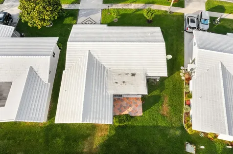 2006 Sw Golf Lane Boynton Beach FL 33426