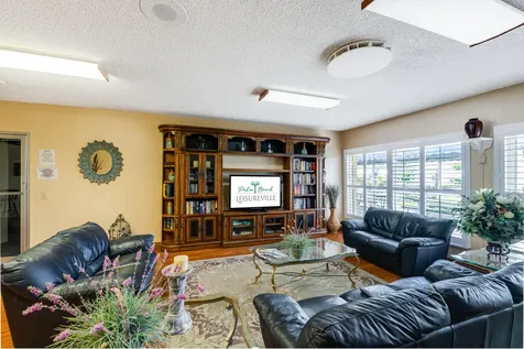 2006 Sw Golf Lane Boynton Beach FL 33426