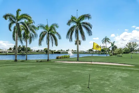 2006 Sw Golf Lane Boynton Beach FL 33426