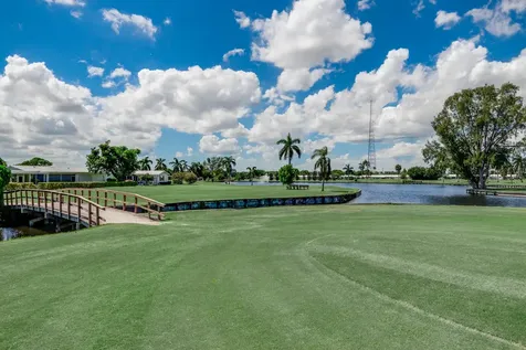 2006 Sw Golf Lane Boynton Beach FL 33426