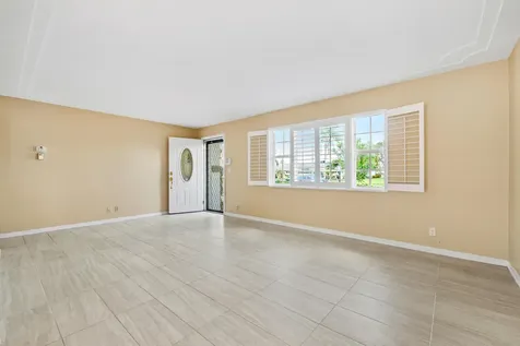 2006 Sw Golf Lane Boynton Beach FL 33426