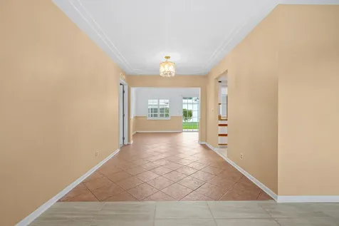 2006 Sw Golf Lane Boynton Beach FL 33426