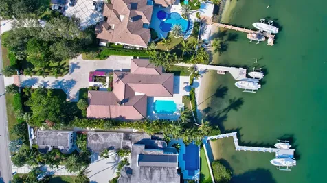 18896 Point Drive Tequesta FL 33469