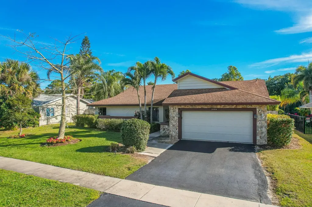 21104 Shady Vista Lane Boca Raton FL 33428