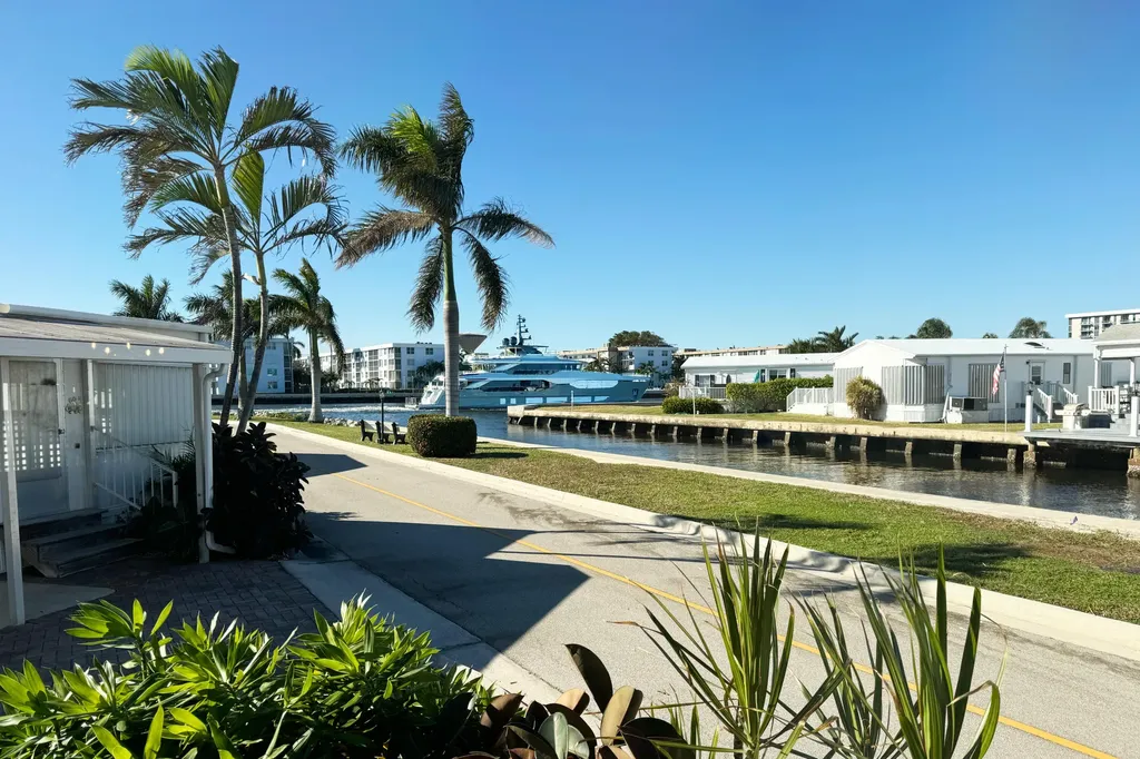 208 Flamingo Drive Briny Breezes FL 33435