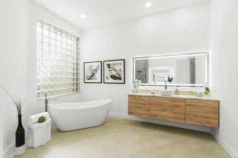 17939 Lake Azure Way Boca Raton FL 33496