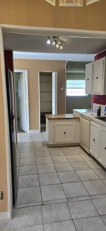 1915 Sw 18th Street Boynton Beach FL 33426