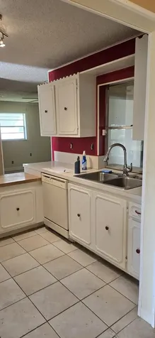 1915 Sw 18th Street Boynton Beach FL 33426