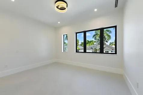 17577 Scarsdale Way Boca Raton FL 33496