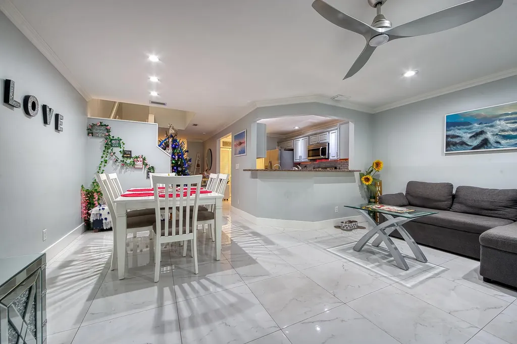 5235 Sapphire Valley Boca Raton FL 33486