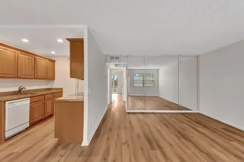 2074 Exeter Boca Raton FL 33434