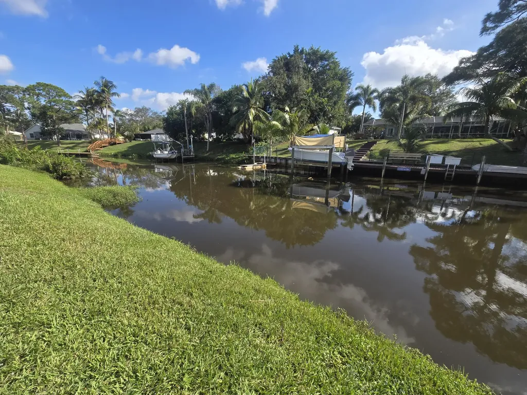 178 NE Dominican Terrace Port Saint Lucie FL 34983