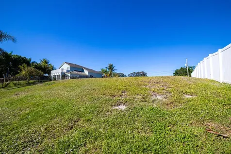 178 NE Dominican Terrace Port Saint Lucie FL 34983