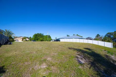 178 NE Dominican Terrace Port Saint Lucie FL 34983