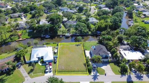 178 NE Dominican Terrace Port Saint Lucie FL 34983
