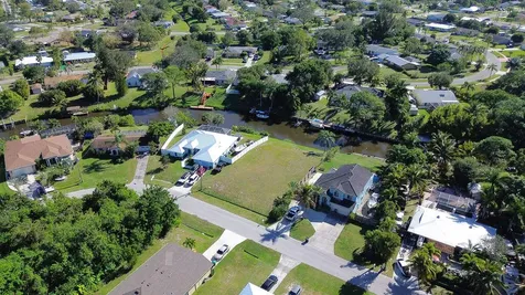 178 NE Dominican Terrace Port Saint Lucie FL 34983
