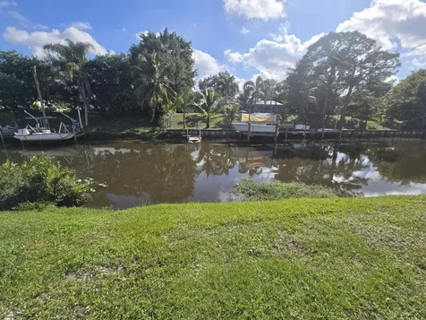 178 NE Dominican Terrace Port Saint Lucie FL 34983