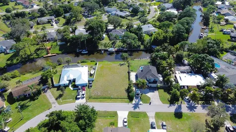 178 NE Dominican Terrace Port Saint Lucie FL 34983