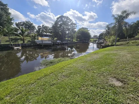 178 NE Dominican Terrace Port Saint Lucie FL 34983