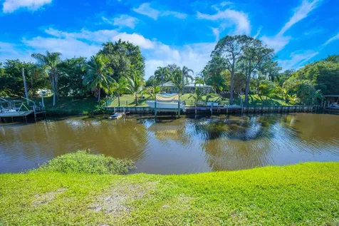 178 NE Dominican Terrace Port Saint Lucie FL 34983