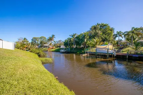 178 NE Dominican Terrace Port Saint Lucie FL 34983
