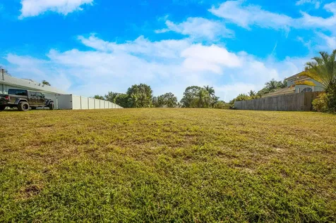 178 NE Dominican Terrace Port Saint Lucie FL 34983