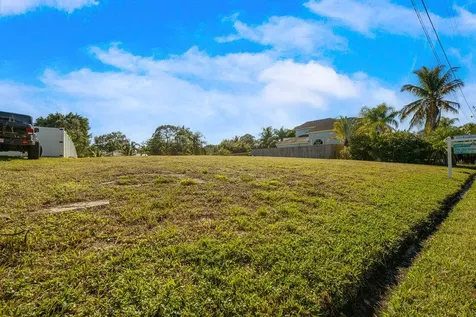 178 NE Dominican Terrace Port Saint Lucie FL 34983
