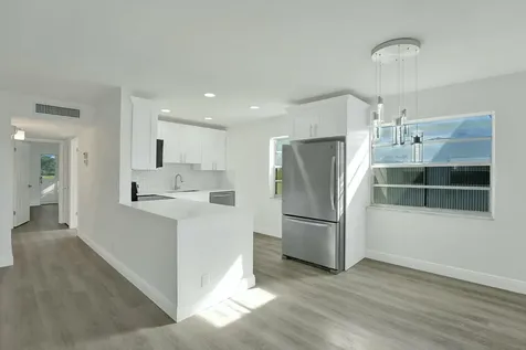 710 Burgundy O Delray Beach FL 33484