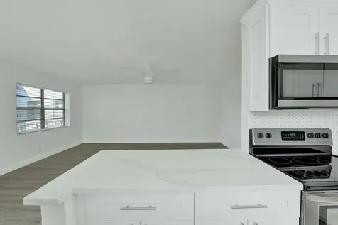 710 Burgundy O Delray Beach FL 33484