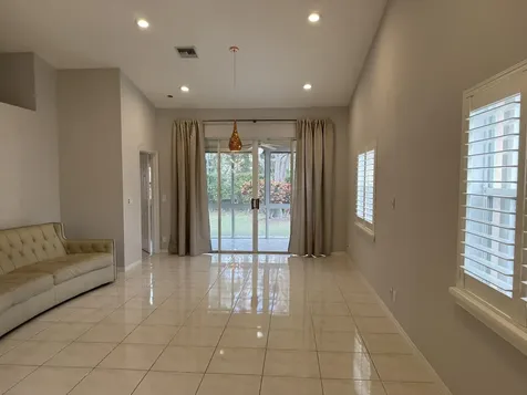 8645 Via Giula Boca Raton FL 33496