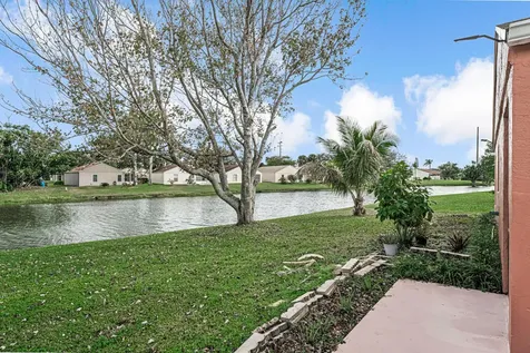 13 Bentwater Circle Boynton Beach FL 33426