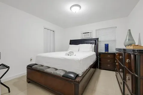2365 Nw 68th Street Miami FL 33147