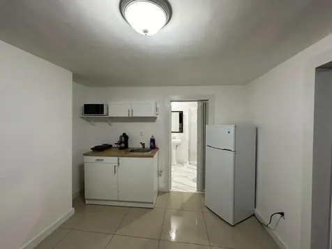 2365 Nw 68th Street Miami FL 33147