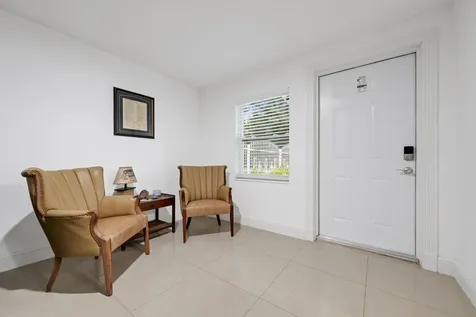 2365 Nw 68th Street Miami FL 33147