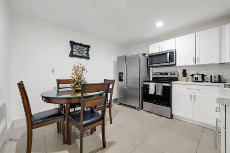 2365 Nw 68th Street Miami FL 33147