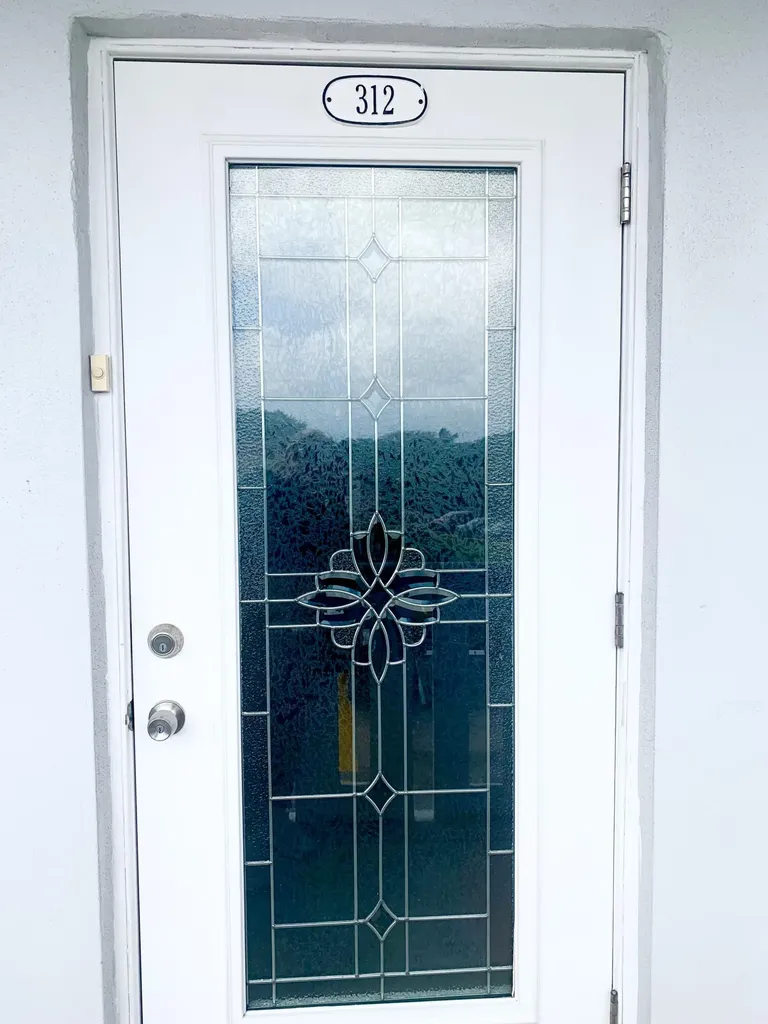 312 Wellington F West Palm Beach FL 33417