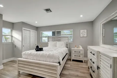 906 Sw 28th Avenue Boynton Beach FL 33435