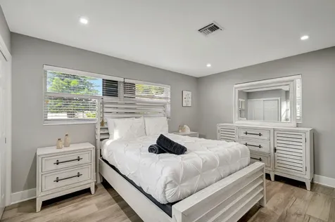 906 Sw 28th Avenue Boynton Beach FL 33435