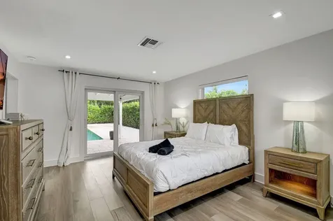 906 Sw 28th Avenue Boynton Beach FL 33435