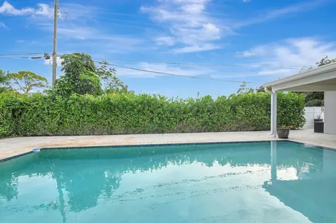 906 Sw 28th Avenue Boynton Beach FL 33435