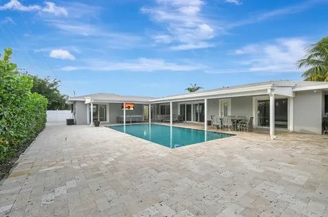 906 Sw 28th Avenue Boynton Beach FL 33435