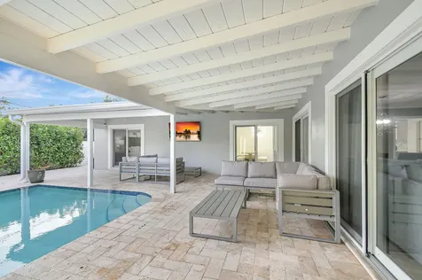 906 Sw 28th Avenue Boynton Beach FL 33435